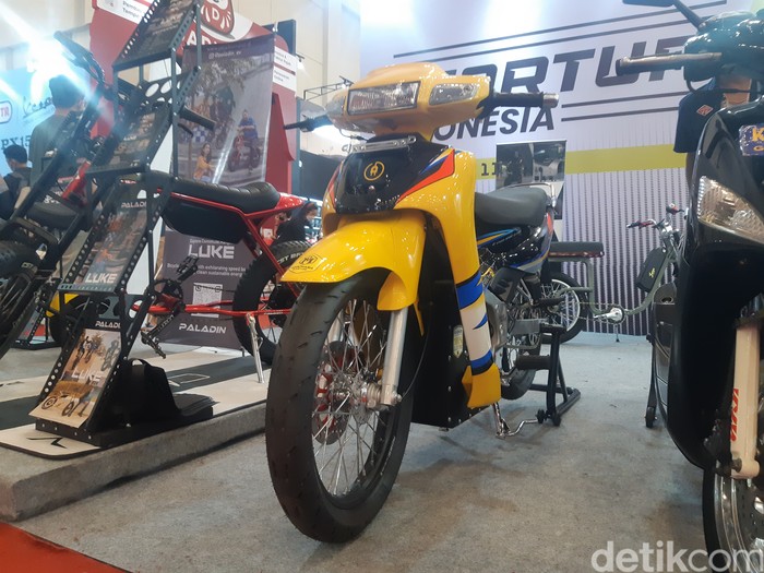 Suzuki Satria Lumba atau suzuki satria 2 tak berubah jadi listrik. Suzuki Satria Lumba atau suzuki satria 2 tak berubah jadi listrik.