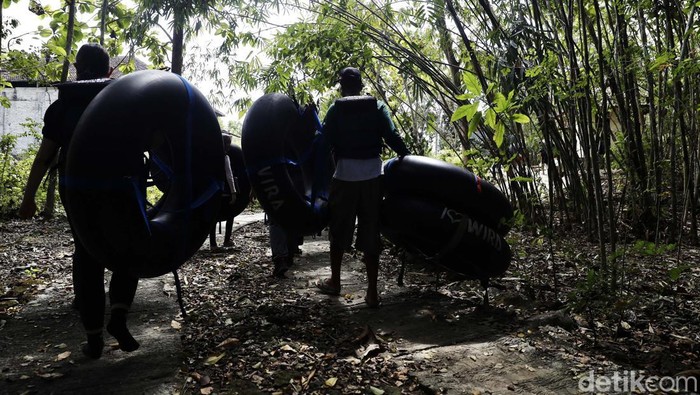 Wisata Gua Pindul Bergeliat Lagi Usai Mati Suri Akibat Pandemi Objek wisata Gua Pindul di Gunungkidul, DIY, kembali bergeliat. Sebelumnya, objek wisata itu sempat sepi akibat pandemi COVID-19.