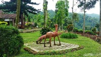 Tiket masuk tempat wisata ini adalah Rp 10 ribu. Itu sudah termasuk biaya parkir. Foto: Yakub Mulyono/detikJatim