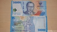 Tampak depan pecahan Rp 50.000 menampilkan Tokoh Pahlawan Nasional Republik Indonesia Ir. H. Djuanda Kartawidjaja sebagai gambar utama. Terdapat lambang negara Garuda Pancasila, gambar kepulauan Indonesia, Bunga Jepun Bali, dan motif khas Indonesia. Bagian belakang uang pecahan Rp 50.000 menampilkan Tari Legong yang disandingkan dengan keindahan alam Taman Nasional Komodo, serta dipadukan dengan keanggunan Bunga Jepun Bali.Foto: Sylke Febrina Laucereno/detikcom