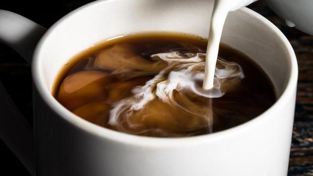 Apa Benar Gula dan Krimer Pengaruhi Kafein Kopi? Ini Penjelasannya!