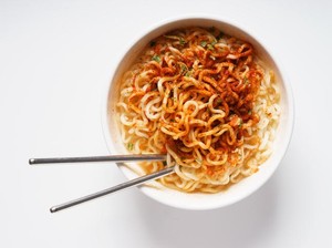 3 Kelemahan Mie Instan yang Bisa Berdampak Buruk Bagi Kesehatan