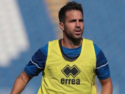 Fabregas, yang berlabel juara Liga Champions hingga juara Piala Dunia, tak segan untuk bermain di Serie B bersama Como. (Foto: Getty Images/Emilio Andreoli)