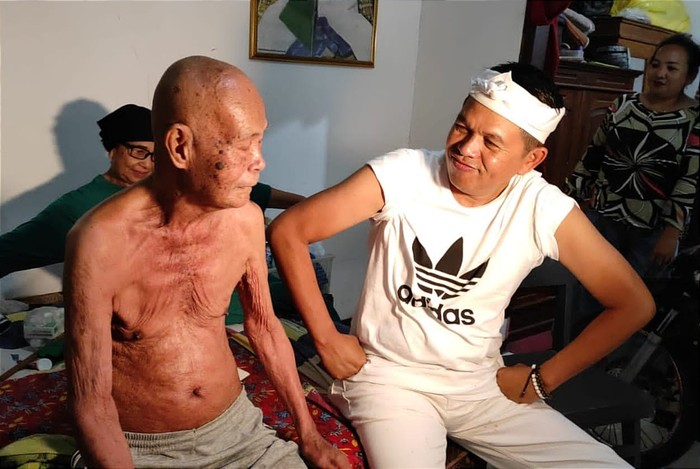 Dedi Mulyadi Temui Pejuang Veteran Berusia 100 Tahun di Purwakarta