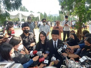 Kenangan Emil dan Arumi soal Sosok Almarhum Hermanto Dardak