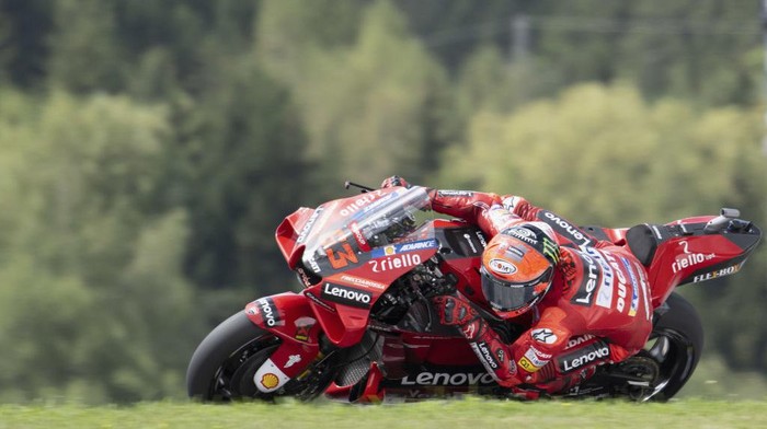 SPIELBERG, AUSTRIA - AUGUST 19: Francesco Bagnaia of Italy and Ducati Lenovo Team rounds the bend during the MotoGP of Austria - Free Practice at Red Bull Ring on August 19, 2022 in Spielberg, Austria. (Photo by Mirco Lazzari gp/Getty Images)
