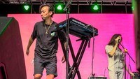 Sebagaimana diketahui, selama Pandemi Covid-19 para musisi tanah air turut terdampak akibatnya. Segala bentuk konser musik offline tidak boleh diselenggarakan karena adanya pembatasan mobilitas dan menghindari kerumunan.