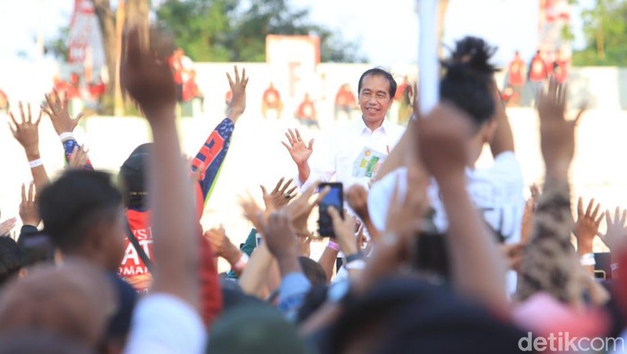 jokowi di surabaya