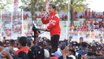 Jokowi Obati Kangen Sapa Ribuan Masyarakat dan Pendukungnya di Surabaya