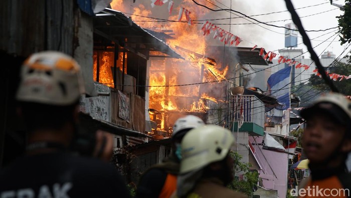 Kebakaran di Simprug Jakarta Selatan, Berikut 4 Hal Diketahui