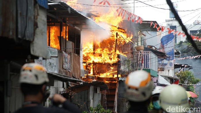 Kebakaran di Simprug Jakarta Selatan, Berikut 4 Hal Diketahui