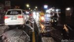 Potret Sejumlah Kendaraan Mogok gegara Terobos Banjir di Medan