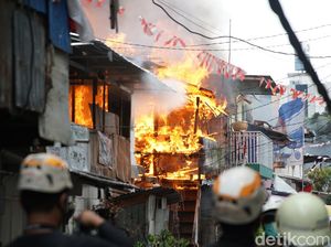Kebakaran di Simprug Jaksel, 1 Warga Tewas karena Syok dan Kelelahan