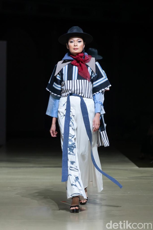 Pada 2022 ini, Jogja Fashion Week mengusung tema Panca Kartika yang terinspirasi dari lima destinasi wisata super prioritas Indonesia. Foto: Foto: Ajiwara Photography.