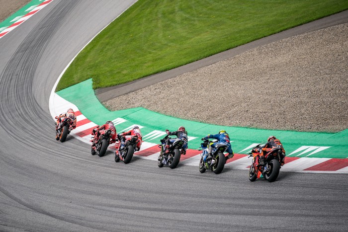 SPIELBERG, AUSTRIA - AUGUST 15: MotoGP field before they switch their bikes during the race of MotoGP Bitci Motorrad Grand Prix at Red Bull Ring on August 15, 2021 in Spielberg, Austria. (Photo by Steve Wobser/Getty Images)