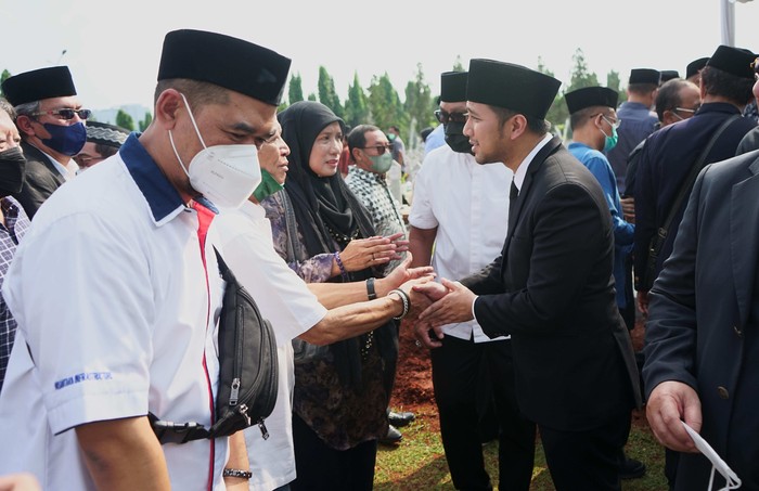 Pemakaman Hermanto Dardak di TMP Kalibata, Jakarta Selatan. Pemakaman Hermanto Dardak di TMP Kalibata, Jakarta Selatan.