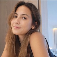 Aktris 29 tahun ini kerap kali memperlihatkan wajah tanpa makeup di media sosial. Termasuk salah satunya ketika dia mengalami jetlag setelah perjalanan panjang dari Indonesia ke Amerika. Meskipun sedang jetlag, wajah cantik Pevita Pearce tetap mempesona. Foto: Instagram/@pevpearce