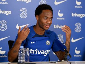 Chelsea Kembalikan Kebahagiaan Sterling