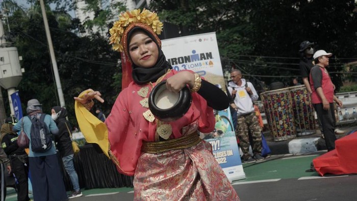 IRONMAN 70.3 merupakan triathlon tingkat dunia yang diselenggarakan lebih dari 55 negara dengan ratusan lomba. Tahun ini bakal digelar di Lombok lho.