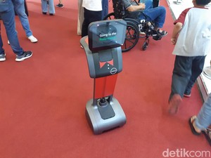 Eh! Ada SPG Robot di GIIAS 2022, Seramah Apa Sih?