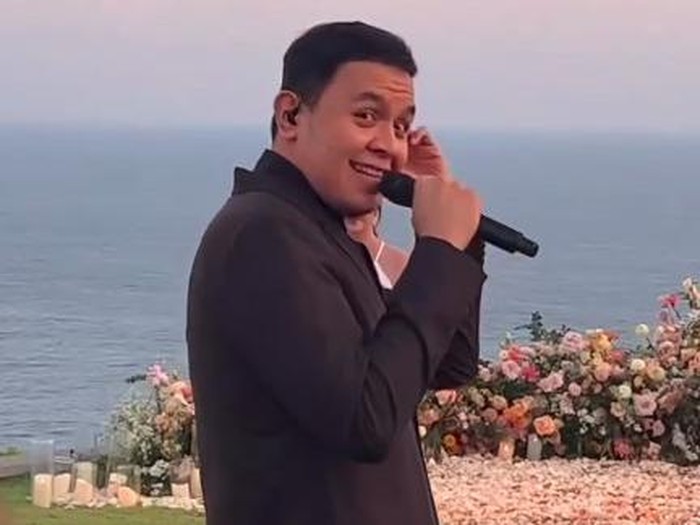 Tulus Tulus hadiri lamaran Jessica Mila dan Yakup Hasibuan.