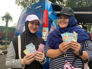 Antusias Warga Medan Tukar Uang Baru Emisi 2022