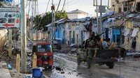 Somalia masuk daftar dengan alasan kuat terkait kehadiran kelompok ekstremis seperti Al-Shabaab. Trump mengklaim Somalia memiliki potensi besar sebagai sumber ancaman keamanan eksternal. (AFP via Getty Images/HASSAN ALI ELMI)