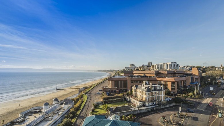 628967210 Pantai di Bournemouth, Dorset, Inggris