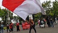 Para seniman keberatan jika TIM hasil revitalisasi akan dikelola PT Jakarta Propertindo (JakPro). 