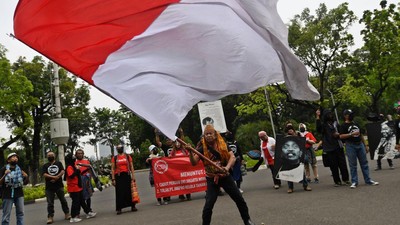 Seniman Geruduk MA, Daftar Gugatan Pergub DKI Soal Pengelolaan TIM