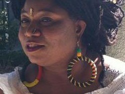 Potret Wanita dengan Rambut Gimbal Terpanjang, Bisa Jadi Guling Saat Tidur