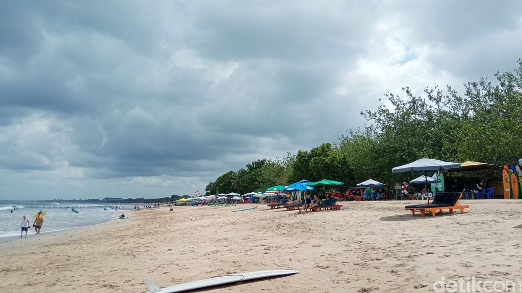 Bali ramai turis