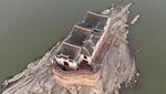 Bangunan 700 Tahun Muncul di Sungai Yangtze