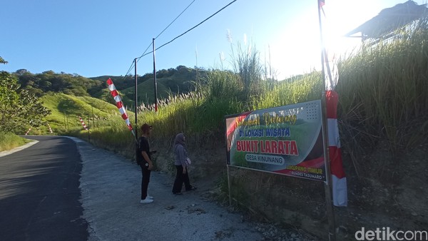 Bukit Larata berlokasi di Desa Kinunang, Minahasa Utara. Berada di antara Pantai Paal dan Pulisan, Bukit Larata mudah ditemukan. (bonauli/detikcom) Bukit Larata berlokasi di Desa Kinunang, Minahasa Utara. Berada di antara Pantai Paal dan Pulisan, Bukit Larata mudah ditemukan. (bonauli/detikcom)