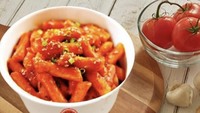 MAB Toppoki menawarkan topokki 10 ribuan yang dibuat dengan bahan halal dan fresh setiap harinya. Kamu bisa meminta tingkat kepedasan sesuai selera. Topokkinya ada yang berukuran kecil hingga besar. Lokasinya ada di Pulo Gebang, Palmerah, Kebon Jeruk, Bekasi, hingga Cikarang. Foto : @mab_toppokki