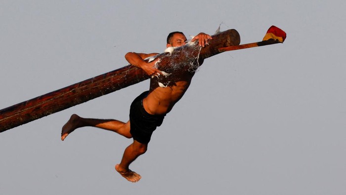 A competitor runs up the 
