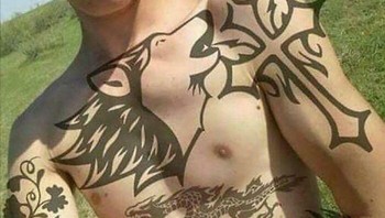 Tato melewati badan. Foto: Boredpanda