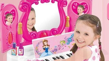 Muka di cermin berbeda. Foto: Boredpanda