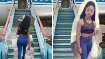 Menempel di foto pesawat. Foto: Boredpanda