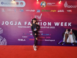 Cerita Gweeneth, Desainer Cilik di Jogja Fashion Week, Kebayanya Bikin Kagum