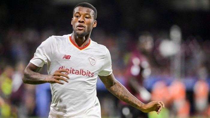 SALERNO, ITALY - AUGUST 14: Georginio Wijnaldum of AS Roma during the Serie A match between Salernitana and AS Roma at Stadio Arechi on August 14, 2022 in Salerno, . (Photo by Fabio Rossi/AS Roma via Getty Images)