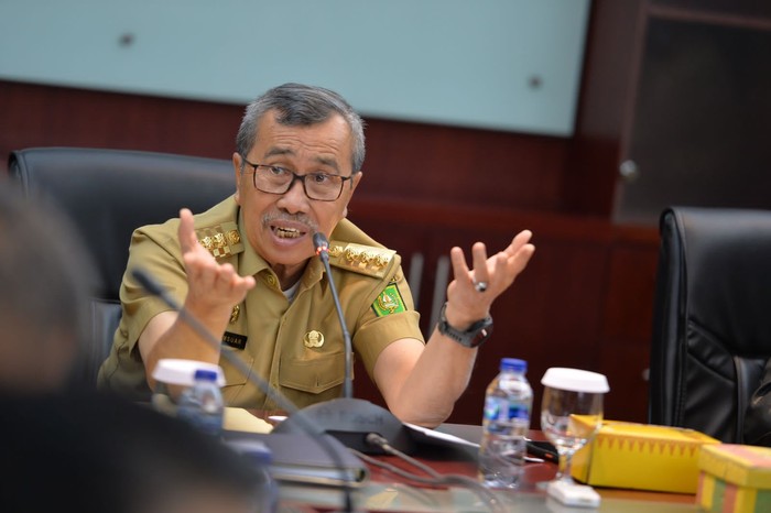 Gubernur Riau Syamsuar
