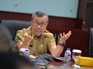 Jalan Rusak di Riau: Rakyat Salahkan Gubernur, Gubernur Salahkan Kadis PUPR
