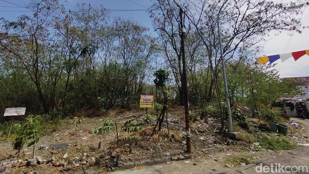 Ada beberapa daerah di Surabaya yang namanya menggunakan kata 'gunung'. Seperti Gunung Sari, Gunung Anyar dan Warugunung.