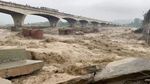 Jembatan Roboh-Tebing Longsor Akibat Hujan Deras di India