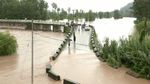 Jembatan Roboh-Tebing Longsor Akibat Hujan Deras di India