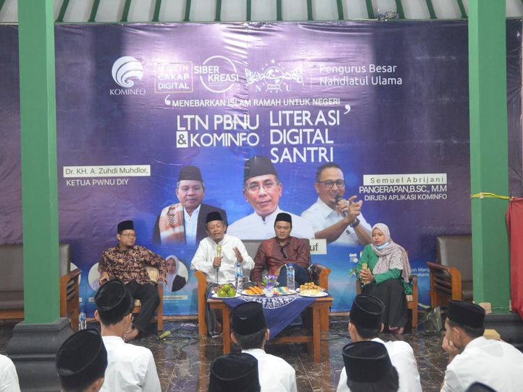 Potret Ratusan Santri Assalafiyah Mlangi Ikuti Seminar Literasi Digital