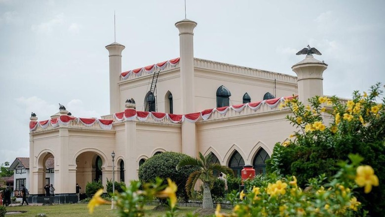 Istana Siak Sri Indrapura Istana Siak Sri Indrapura, Riau