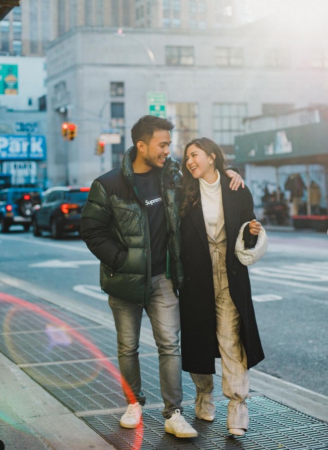 Jessica dan Yakup juga sempat menghabiskan waktu berlibur bersama ke Amerika Serikat. Foto mesra kebersamaan keduanya pun sukses bikin iri. Foto: Instagram/@jscmila