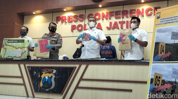 Jumpa pers Polda Jatim kasus mafia tanah di Malang